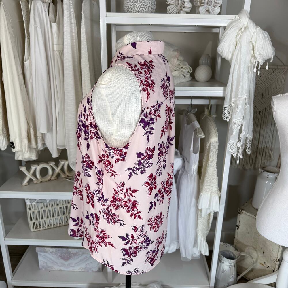 Express Pink Floral Sleeveless Zip-Front Blouse - Picture 5 of 10